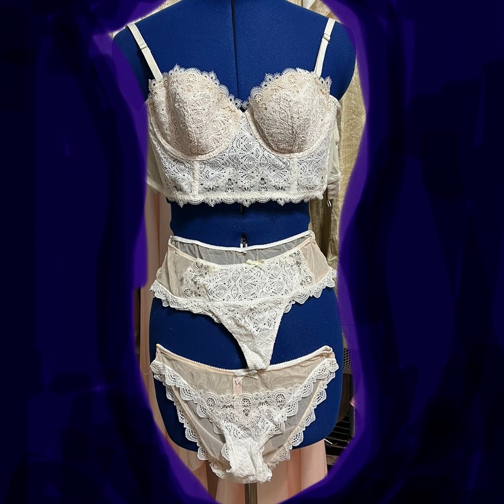 Victoria’s Secret 3 piece set ivory cream tan 32C XS bikini S thong